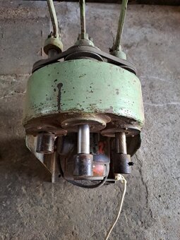 Třívřetenová sukovačka s čelistí 35 mm - 9