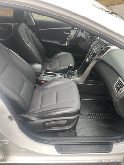 HYUNDAI i30 1.6 crdi 81kw STYLE - 9
