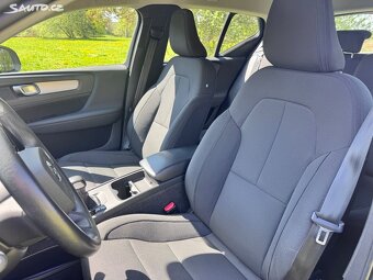 XC 40 1.5 T2 MOMENTUM PRO, VIRTUÁL, MANUÁL 6° - 9