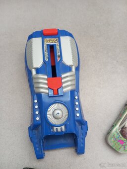 Mix autíček HotWheels + odpalovač aut - 9