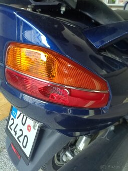 Suzuki Burgman 650 - 9