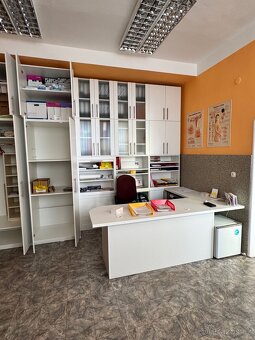 PRODÁM NÁBYTEK PRO ORDINACI - 9