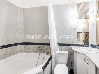 Pronájem bytu 4+1 140 m2 - 9