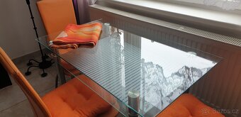 Skleněný stůl + 3x židle - 9