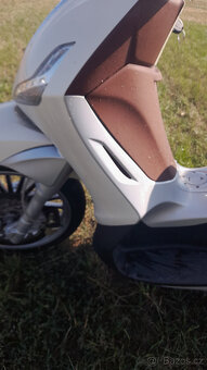 PIAGGIO BEVERLY 300 - 9