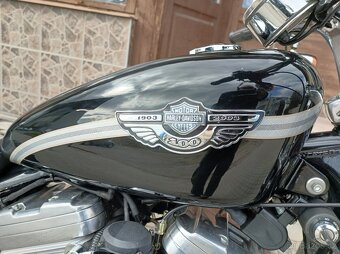 Harley Davidson Sportster XL 883 Custom EU verze 100 LET - 9