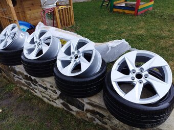 Nová Alu kola Original Audi A3 8Y r17 8Y0601025A - 9