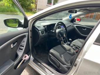 Hyundai i30 kombi - 1.6 MPI 88kw 2016 - 9