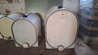 plastové nádoby sudy 150, 225, 300 a 500 litrů - 9