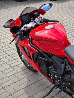 MV Agusta F3 R 800, původ ČR, servisní knížka, záruka - 9