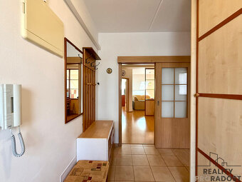 Pronájem prostorného bytu 2+kk, 67 m², Smetanovo nábřeží, Vy - 9