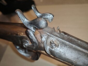 Historická dvouhlavňová brokovnice - 9