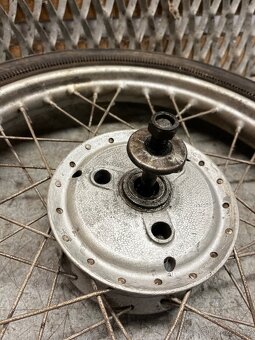 Přední kolo Jawa pionýr - 9