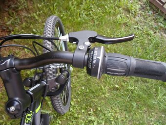 Černé dětské kolo 9-12 let, 24" palců - 9