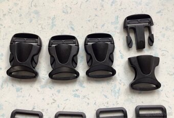 Metráž, látky + přezky na batoh - 9