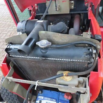 Japonský malotraktor, kabina - 9