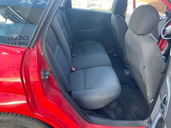 FORD FOCUS AUTOMAT 1.6i 74KW 1Majitel ČR 2004 - 9