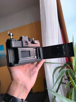 Pěkná zrcadlovka na film Zenit 11 + Helios 44M 4 - 9