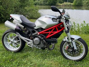Ducati Monster 1100 - 9