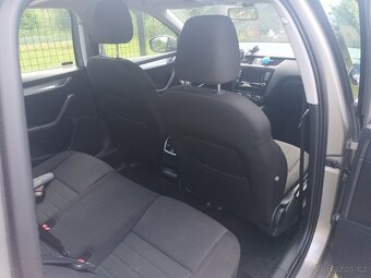 Octavia 1,6 TDI servisní knížka - 9