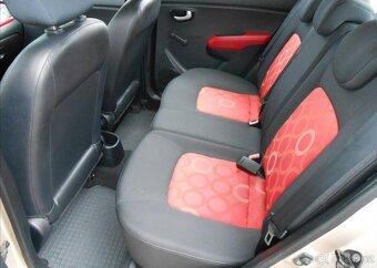 Hyundai i10 1,1 i 49 kW KLIMA Serviska benzín - 9