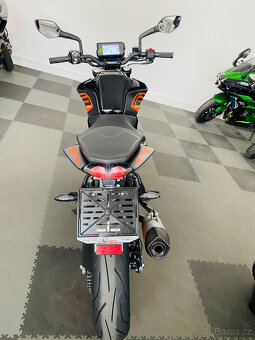 KTM 125 DUKE, 2024 = 11 KW/ TOP STAV, STK V CENĚ MOTO - 9