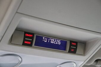 VW Multivan LONG T5 4x4 103kw 04/2013 4MOTION ŠPÉRA UZÁVĚRKA - 9