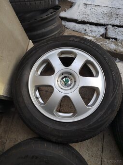 Prodám orig alu 15 škoda Octavia 1 5x100 ET 43 letní pneu - 9