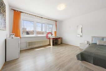 Prodej, patrový rodinný dům Velké Bílovice, možné dvougen.by - 9