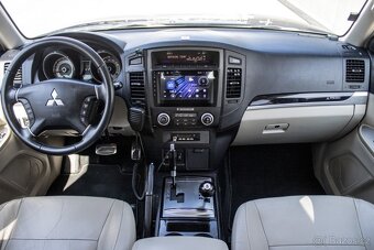 Mitsubishi Pajero 3.2DI-D LWB Paris A/T - 9