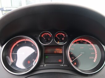 Peugeot 308 1.6HDi,66kW,Premium,1majČR,serv.kn,panorama - 9