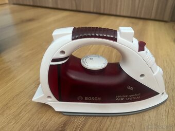 Vysavač Miele a žehlička Bosch - 9