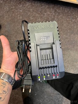 AKU vrtačka Worx Nitro WX352 20V-kufr, 2x baterie,nabíječka - 9