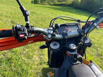 KTM 690 Enduro R - 9
