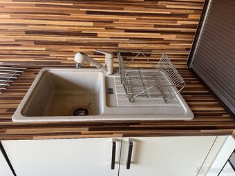 Moderní použitá kuchyně včetně spotřebičů - 9