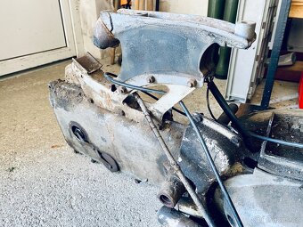 Čezeta 501 skútr ČZ kryt motor válec hlava prase - 9