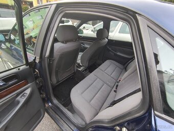 Audi A4 1.8 - 9