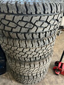 Prodám pneu 305/55R20 - 9
