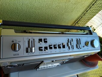 HITACHI TRK - 8190E - BOOMBOX - 9