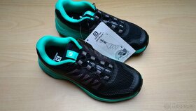 Trekové boty Salomon - NOVÉ - 9