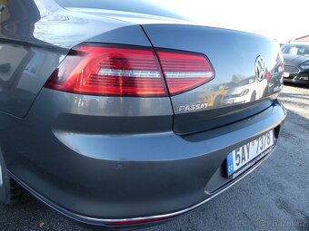 Volkswagen Passat 2.0 TDi 110kW DSG Highline,ČR,2xkola - 9