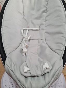 4moms Lehátko mamaRoo 5.0 - Classic Grey včetně vložky - 9