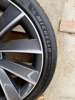 Prodám disky 225/40/18 - 9