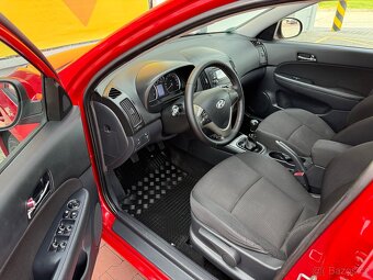 Hyundai i30 1,4 16V 80kW CVVT KLIMA 2 SADY KOL - 9