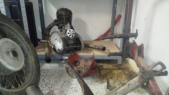 Jawa 250,typ 353,kývačka s papírama - 9