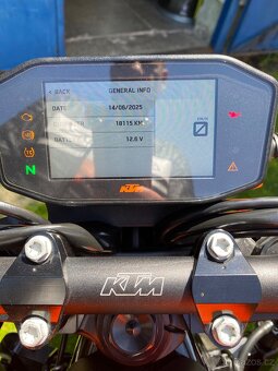 KTM 890 DUKE - 9