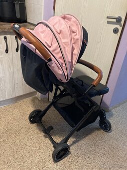 Sportovní kočárek Momi - 9