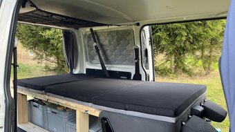 BUS VW T5 / 103kW / 9MÍST : multifunkční koncept - 9