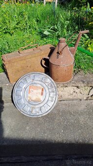 konev na petrolej, krabice od filmu, plechovky - 9