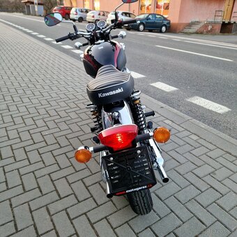 Kawasaki W800 Metallic Diablo Black - Nový motocykl - 9